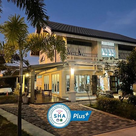 Airport One Station Hometel - Suvarnabhumi - Sha Extra Plus Bangkok Exterior foto